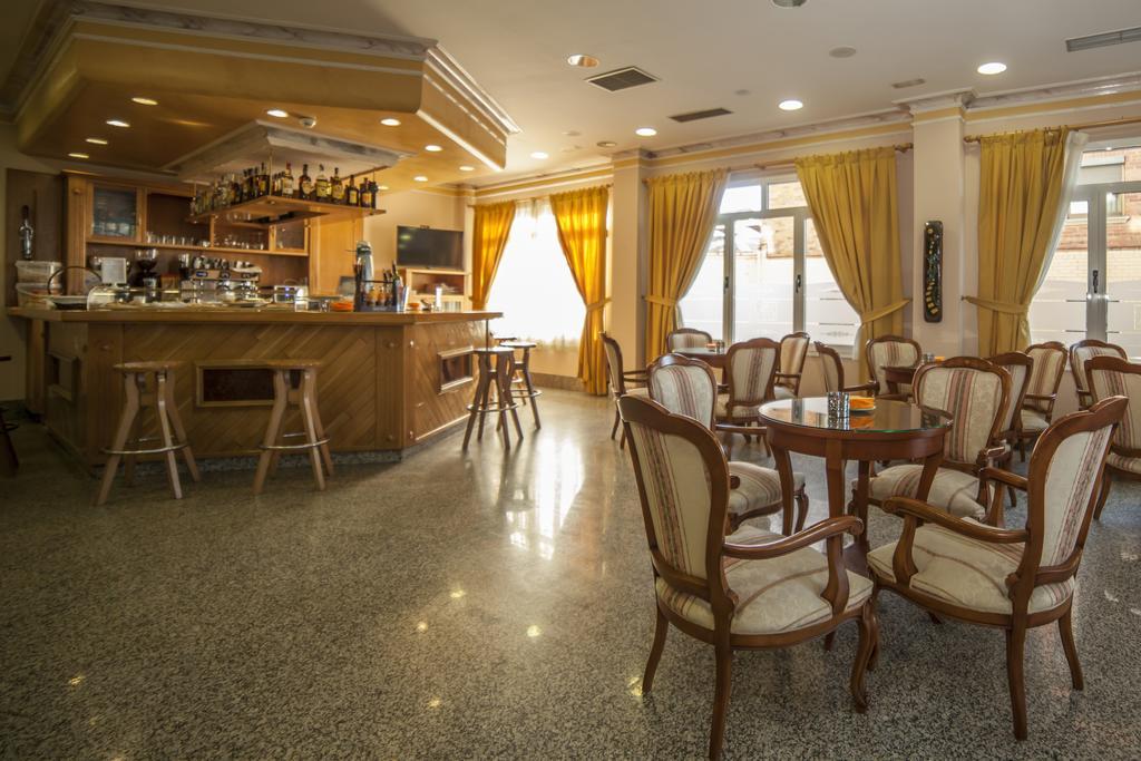 Hotel Real De Castilla Tordesillas Exterior photo